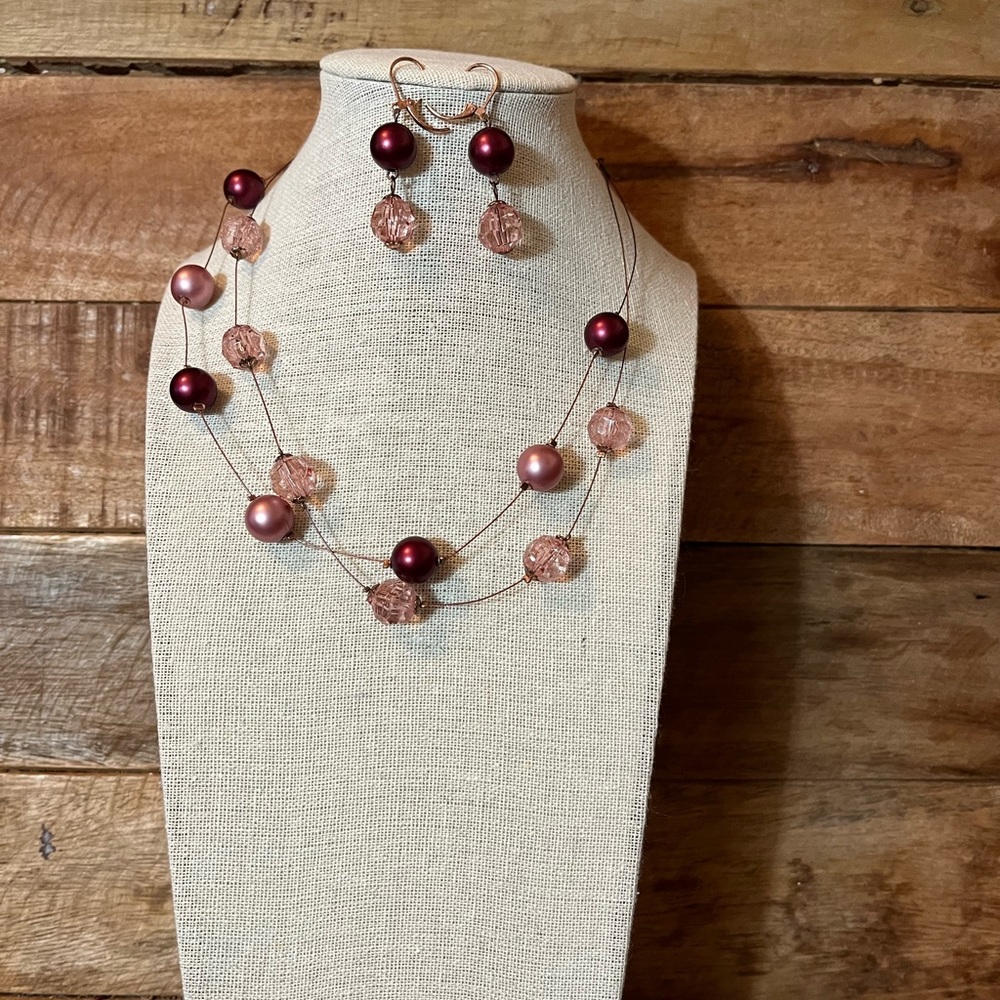 Rose gold like wire necklace with matching earrings
